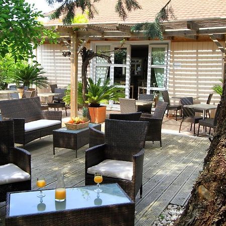 Fasthotel Toulon 쿠어스 외부 사진