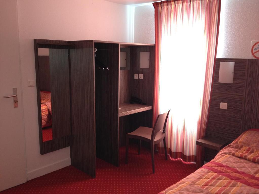 Fasthotel Toulon 쿠어스 외부 사진