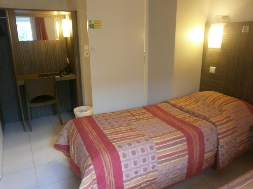 Fasthotel Toulon 쿠어스 외부 사진