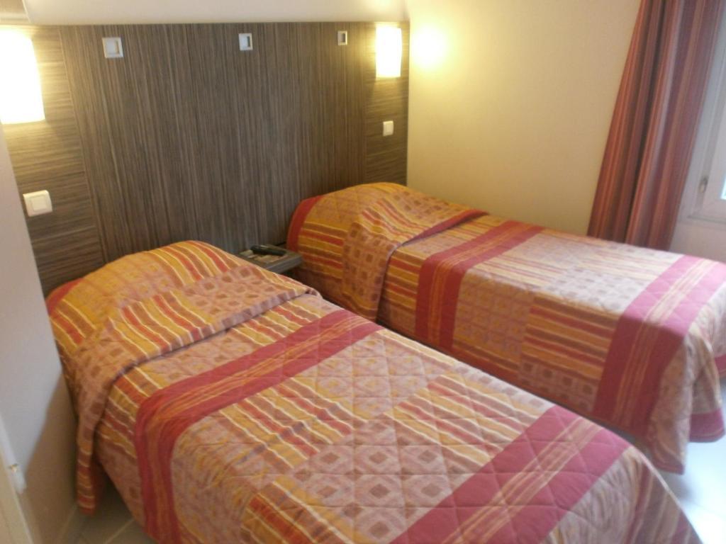 Fasthotel Toulon 쿠어스 외부 사진