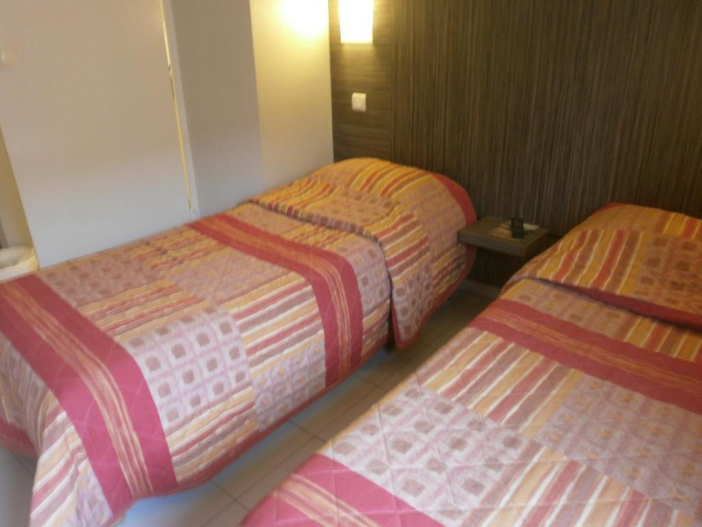 Fasthotel Toulon 쿠어스 외부 사진
