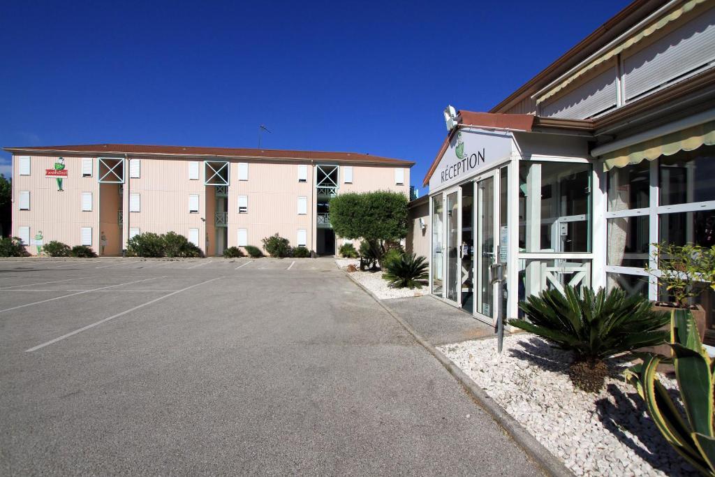 Fasthotel Toulon 쿠어스 외부 사진