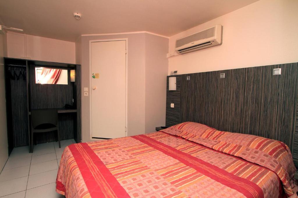 Fasthotel Toulon 쿠어스 외부 사진