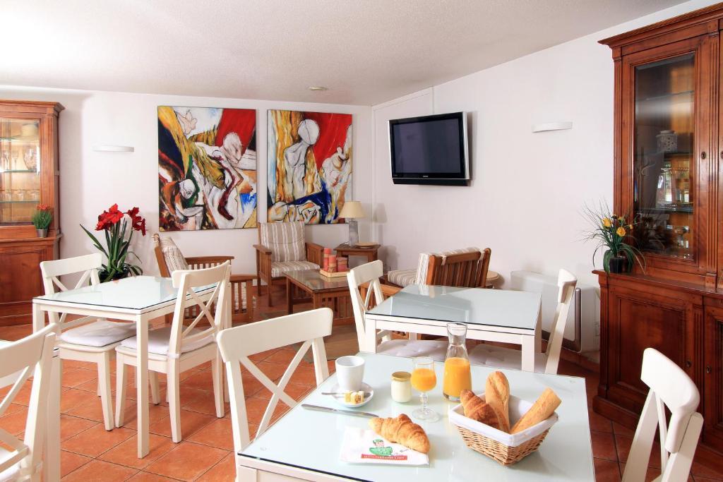 Fasthotel Toulon 쿠어스 외부 사진